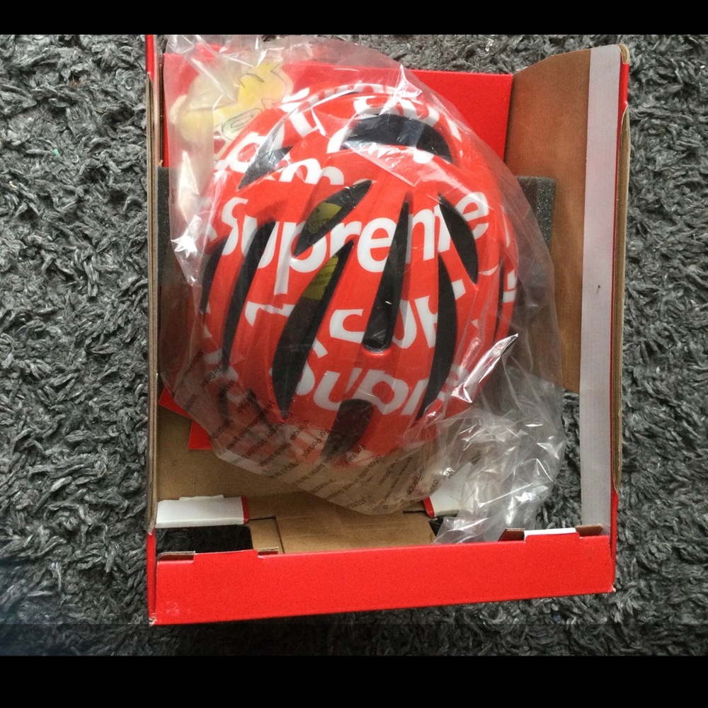 Supreme helmet